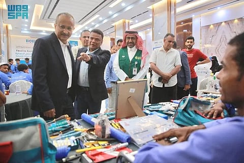 "مركز الملك سلمان" يوزع مساعدات إيوائية ومهنية في اليمن وغذائية بسوريا وباكستان