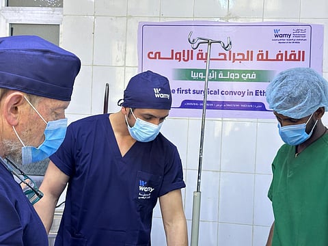 بأيدٍ سعودية.. قافلة طبية تُنهي معاناة صومالي من انسداد حاد بمجرى البول