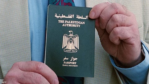 تحوّل أمريكي مفاجئ.. واشنطن تعلّق تأشيرات الفلسطينيين وتوسّع قائمة الممنوعين