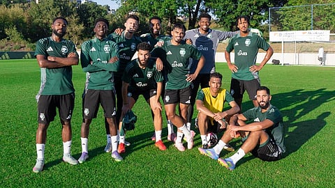 لاعبو المنتخب السعودي الأول لكرة القدم خلال الصحة التدريبية