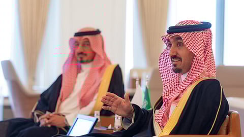 الفيصل يتسلّم تقرير توثيق تاريخ كرة القدم السعودية الممتد لـ123 عامًا