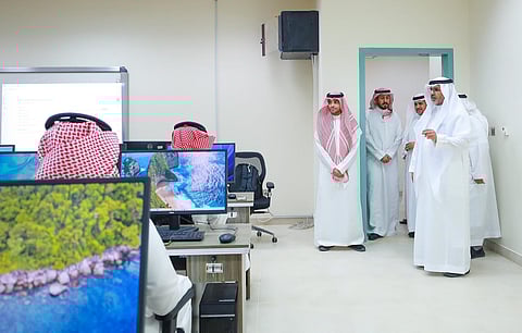 رئيس جامعة شقراء يقوم بجولات ميدانية .. تفقد الكليات وإلتقى بمنسوبيها