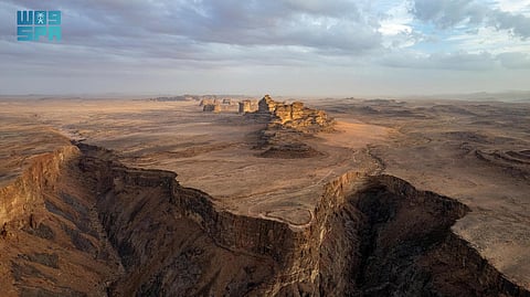 شاهد جبال "شقري" بتبوك .. صفحات جيولوجية على أرض المملكة عمرها أكثر من 542 مليون عام