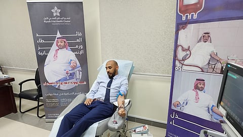 إقبال لافت على حملة التبرع بالدم في "تقنية القويعية"