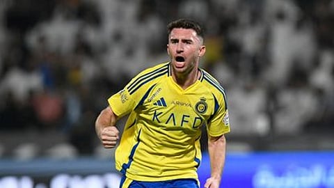 "فيفا" يرفض انتقال لابورت من النصر إلى أتلتيك بلباو بعد إغلاق السوق