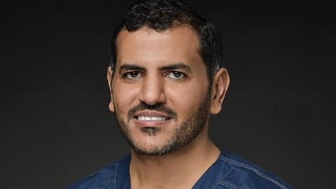 جراح السمنة والحاصل على البورد الامريكي محمد بن يحيى العزي