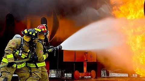 حريق يلتهم المقر السابق لهيئة الإذاعة البريطانية في لندن واستدعاء 100 رجل إطفاء