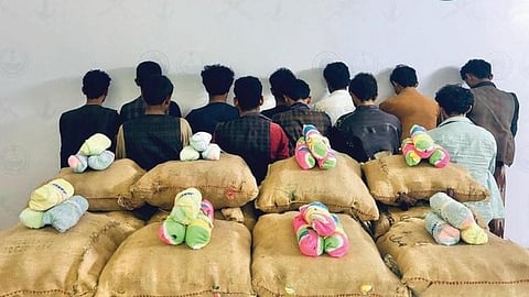 حرس الحدود يضبط 292 كجم من القات المخدر بعسير وجازان ويقبض على 15 مخالفًا لنظام أمن الحدود