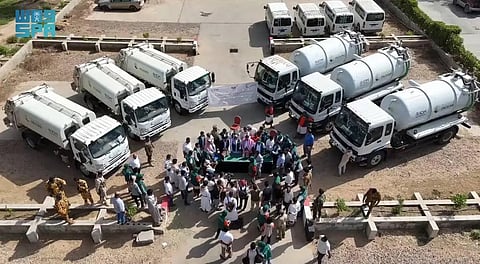 مركز الملك سلمان للإغاثة يوزع آلاف السلال الغذائية ويدشن مشاريع خدمية