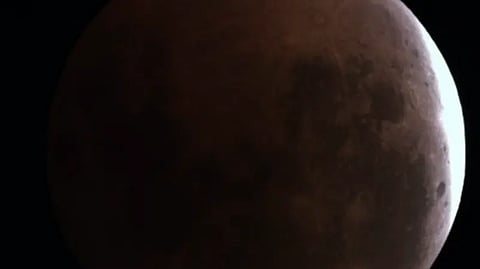 نقلا عن مركز الفلك الدولي