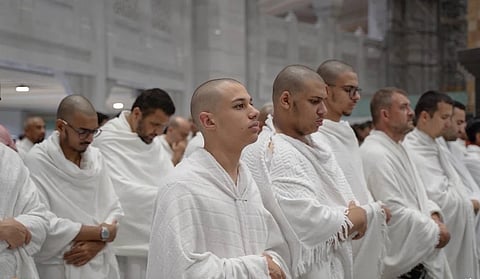 بالصور.. الحَرَمان الشريفان يشهدان أداء صلاة الخسوف وسط أجواء إيمانية مهيبة