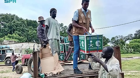 مركز الملك سلمان للإغاثة يوزع 1,817 سلة غذائية للمتضررين في النيل الأزرق بالسودان