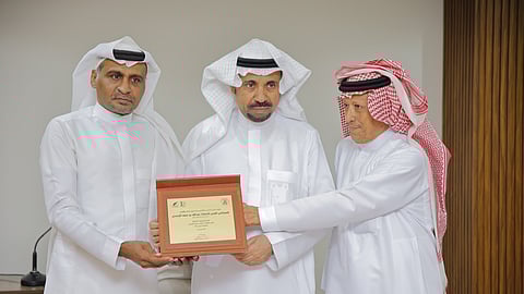 جمعية أدبي جدة تكرّم الزميل عبدالله الراجحي تقديرًا لمسيرته الصحفية