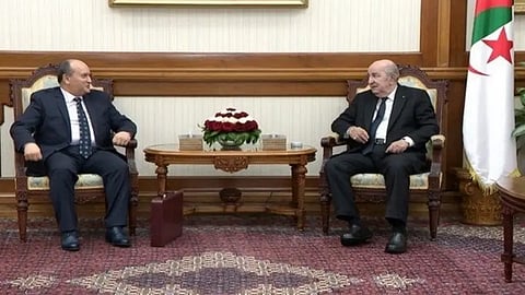 الرئيس الجزائري عبد المجيد تبون مع رئيس الوزراء سيفي غريب