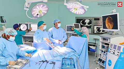 مستشفى الدكتور سليمان الحبيب بالمحمدية في جدة ينجح في استئصال ورم نادر لأربعيني من الغدة الزعترية