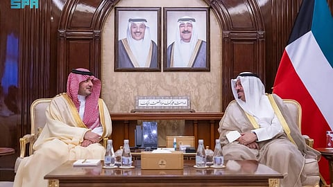 رئيس الوزراء الكويتي يستقبل الأمير عبدالعزيز بن سعود ويبحثان تعزيز التعاون الثنائي
