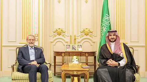 وزير الدفاع يبحث مع لاريجاني العلاقات السعودية الإيرانية والأوضاع الإقليمية