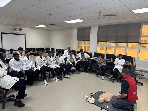 الكلية التقنية بالرياض تطلق مبادرة المهارات الأساسية للإسعافات بالتعاون مع الهلال الأحمر