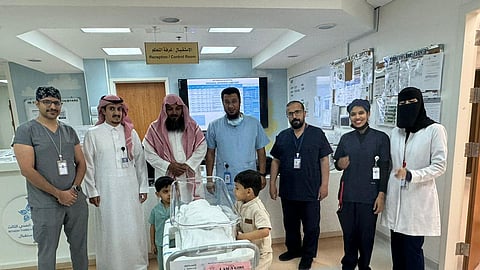 بعد رحلة علاجية استمرت 3 أشهر.. طفلة تتعافى من أخطر مراحل الولادة بمستشفى الدرعية