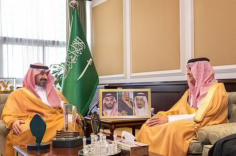 نائب أمير تبوك يكرم تجمع تبوك الصحي لفوزه بجائزة "أداء الصحة" في نسختها السابعة