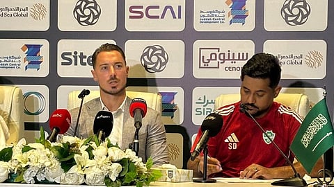 مدرب الأهلي يايسله: الفوز على الهلال يمثل أولوية بالنسبة لنا