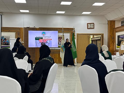 42 قائدة يبدأن دراسة الشارة الخشبية في الرياض
