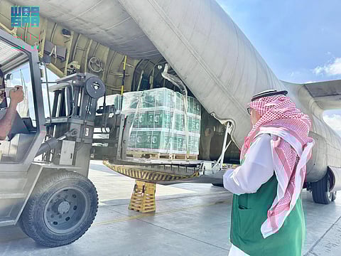وصول الطائرة الإغاثية السعودية الـ(63) لإغاثة الشعب الفلسطيني في قطاع غزة التي يسيّرها مركز الملك سلمان للإغاثة
