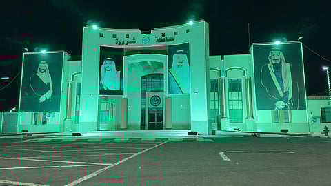 شرورة تتوشح بالأخضر احتفالًا باليوم الوطني السعودي 95