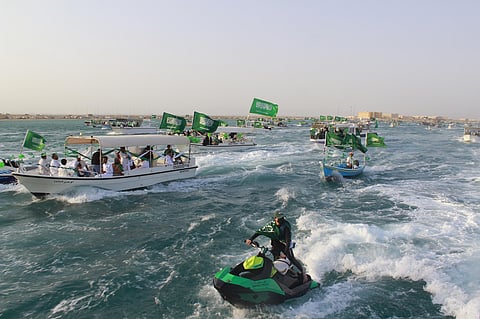 شاهد.. ينبع تحتفي باليوم الوطني الـ95 بفعاليات بحرية وتراثية وثقافية ومسيرة أمنية