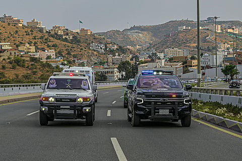 الهلال الأحمر السعودي بمنطقة الباحة يشارك بفعاليات اليوم الوطني 95 تحت شعار "عزّنا بطبعنا"