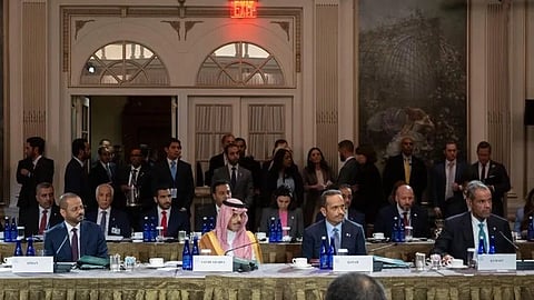 الأمير فيصل بن فرحان خلال مشاركته في الاجتماع بين دول مجلس التعاون وأمريكا
