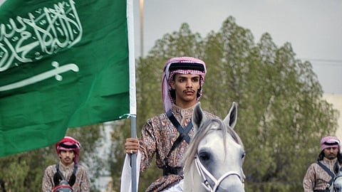 شاهد.. أهالي تربة يحتفلون باليوم الوطني الـ95