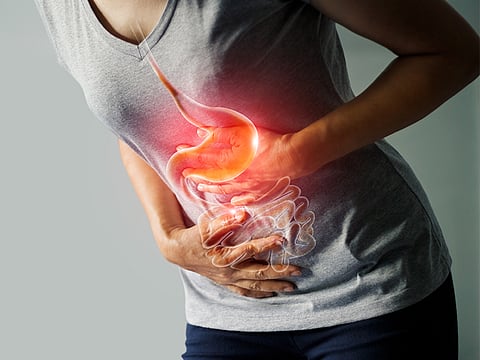 لسانك مرآة صحتك.. مؤشرات تكشف أمراض الجهاز الهضمي