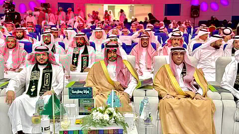 وكيل وزارة التعليم للتعليم العام يشارك طلبة تعليم الطائف فرحة الاحتفاء باليوم الوطني