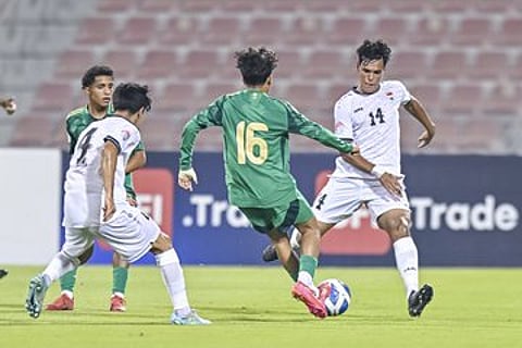 جانب من لقاء المنتخب السعودي تحت 17 عامًا ونظيره العراقي