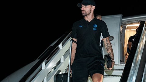 الهلال يصل أوزبكستان تأهباً لملاقاة "ناساف" في نخبة آسيا