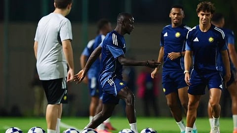 جانب من تدريبات لاعبي النصر