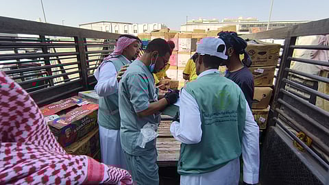 "بيئة جدة" تكثف الرقابة على سوق الخضار والفواكه لضمان سلامة المنتجات