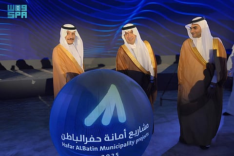 وزير البلديات والإسكان يتفقد المشاريع التنموية في حفر الباطن ويدشّن عدة مشروعات بأكثر من (2.6) مليار ريال