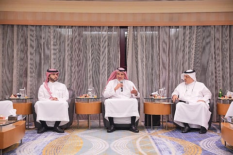 الرئيس التنفيذي للسجل العقاري يلتقي جمعية كتاب الرأي في جدة