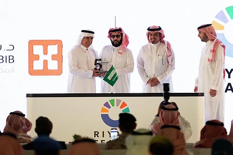 تركي آل الشيخ رئيس هيئة الترفيه يكرم مجموعة الدكتور سليمان الحبيب الطبية