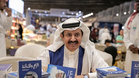 حامد الغامدي يوثّق تجربته الإعلامية في "الراعي والشاشة" بمعرض الرياض للكتاب