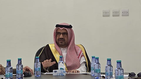 محافظ مرات يترأس اجتماع لجنة الدفاع المدني الفرعية لمتابعة الجاهزية الميدانية