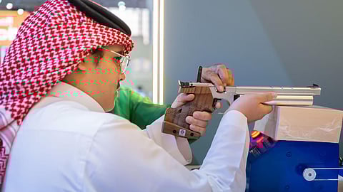 "الاتحاد السعودي للرماية" يتيح تجربة الرماية لزوار معرض الصقور والصيد السعودي الدولي 2025