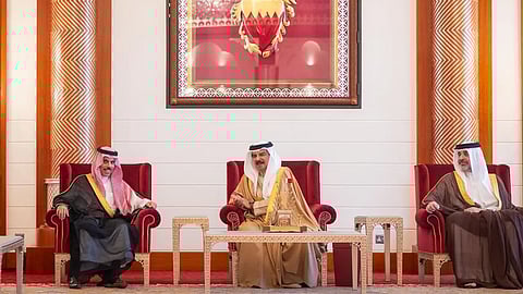 ملك البحرين يستقبل وزير الخارجية ويبحثان تعزيز العلاقات الثنائية