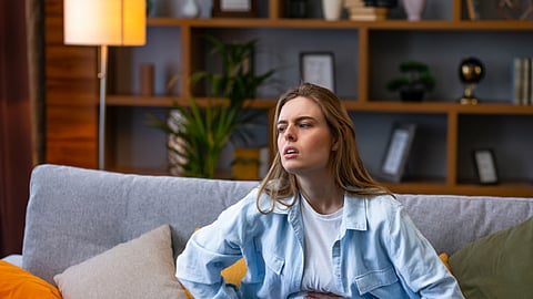 أول دليل بشري يكشف تأثير البلاستيك الدقيق على الأمعاء والمزاج