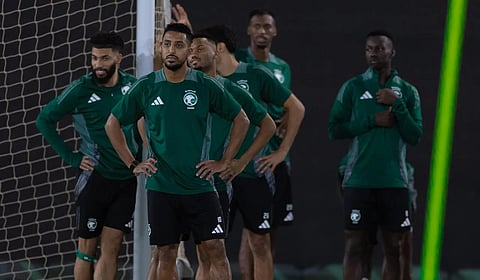 لاعبو المنتخب السعودي الأول لكرة القدم خلال الحصة التدريبية