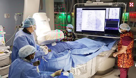 مستشفى الدكتور سليمان الحبيب بالصحافة يزيل جلطة دماغية بتقنية القسطرة التداخلية وينقذ مسن من الشلل