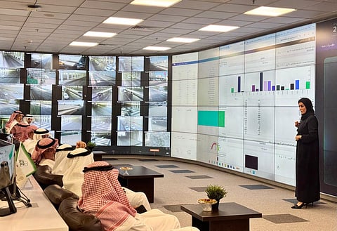 أمين جدة يُكرّم الدفعة الثالثة من المواطنين المتعاونين في دعم وتحسين الخدمات البلدية