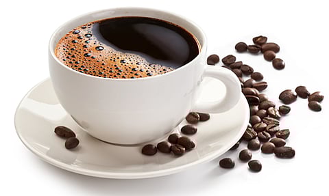القهوة وضغط الدم.. الدراسات العلمية تكشف الحقائق